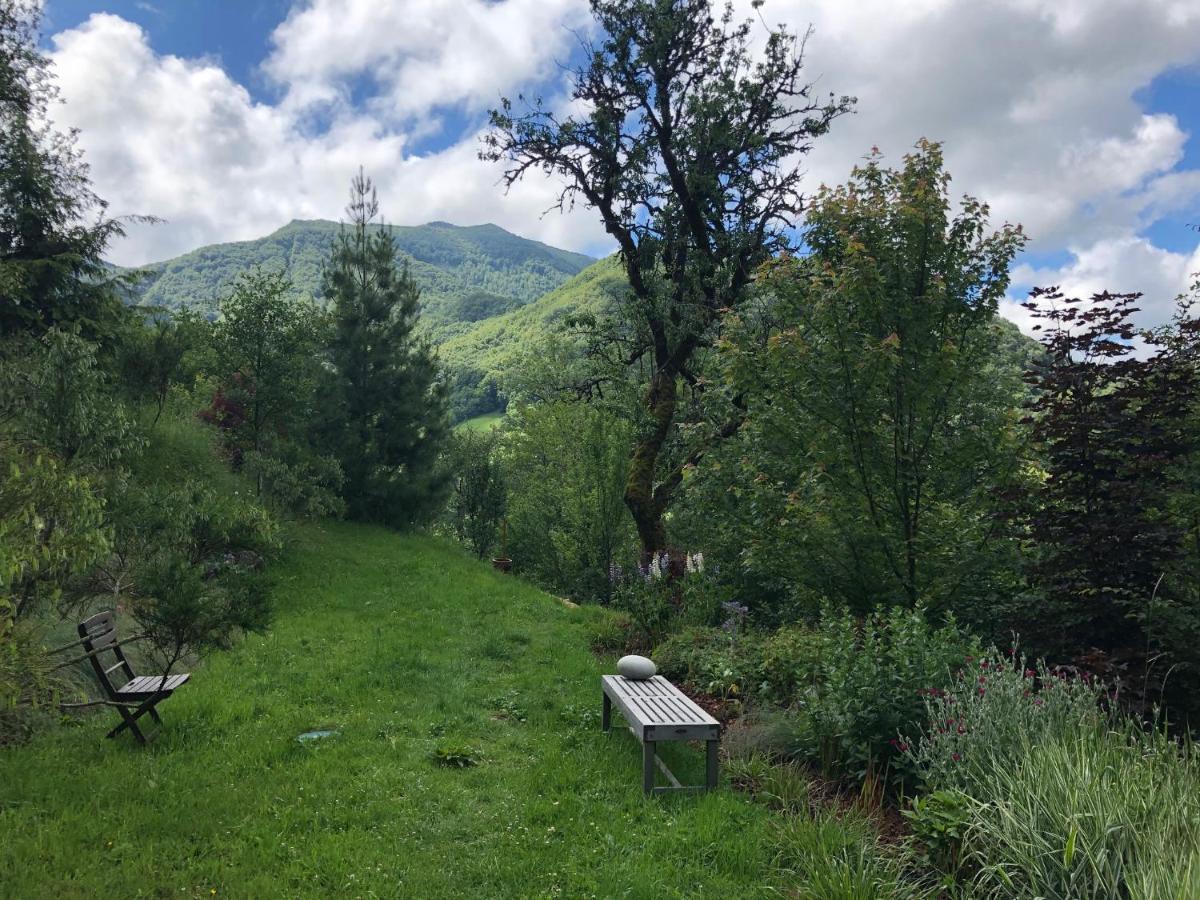 Au Rocher De Combieres Mandailles-Saint-Julien Luaran gambar